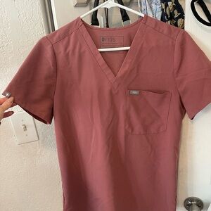 Figs scrub top
